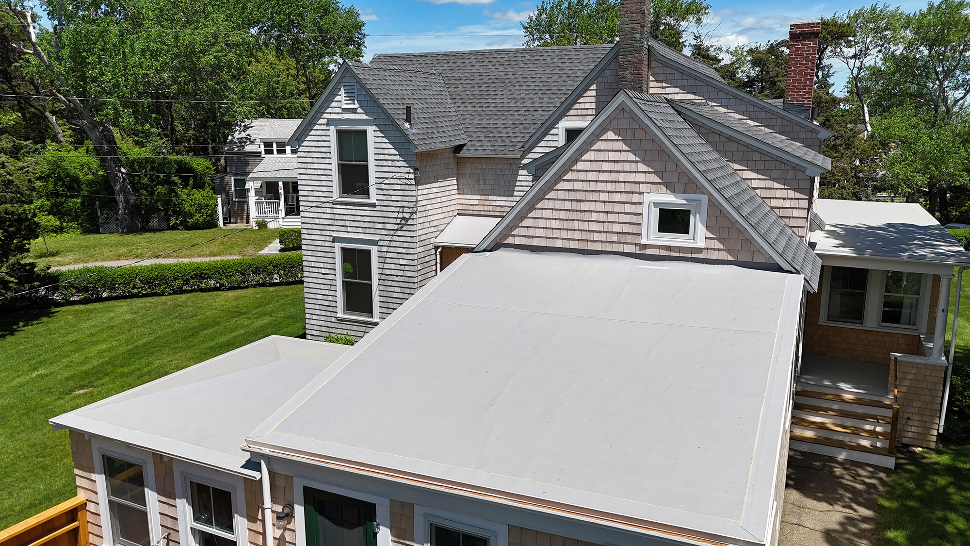 Why Starter Shingles Are Essential for Wind Resistance in Coastal Towns